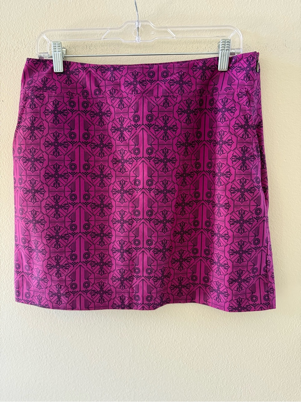 Cutter & Buck Annika Sporty Golf Skort, Pockets, Side Zip Magenta & Black